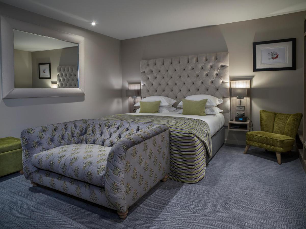 Boulevard Hotel Blackpool Exteriér fotografie A bedroom at The Midland