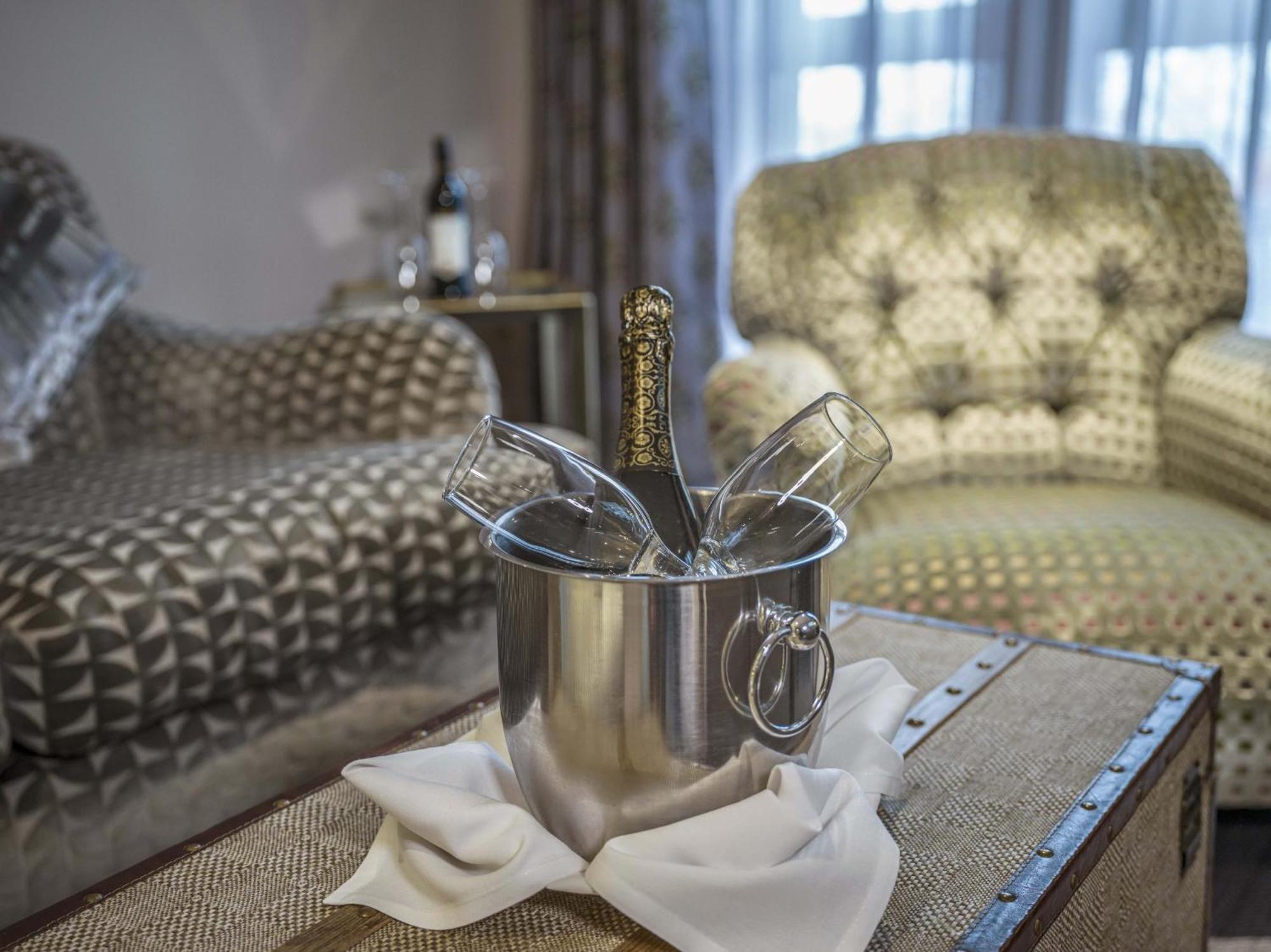 Boulevard Hotel Blackpool Exteriér fotografie Champagne bucket