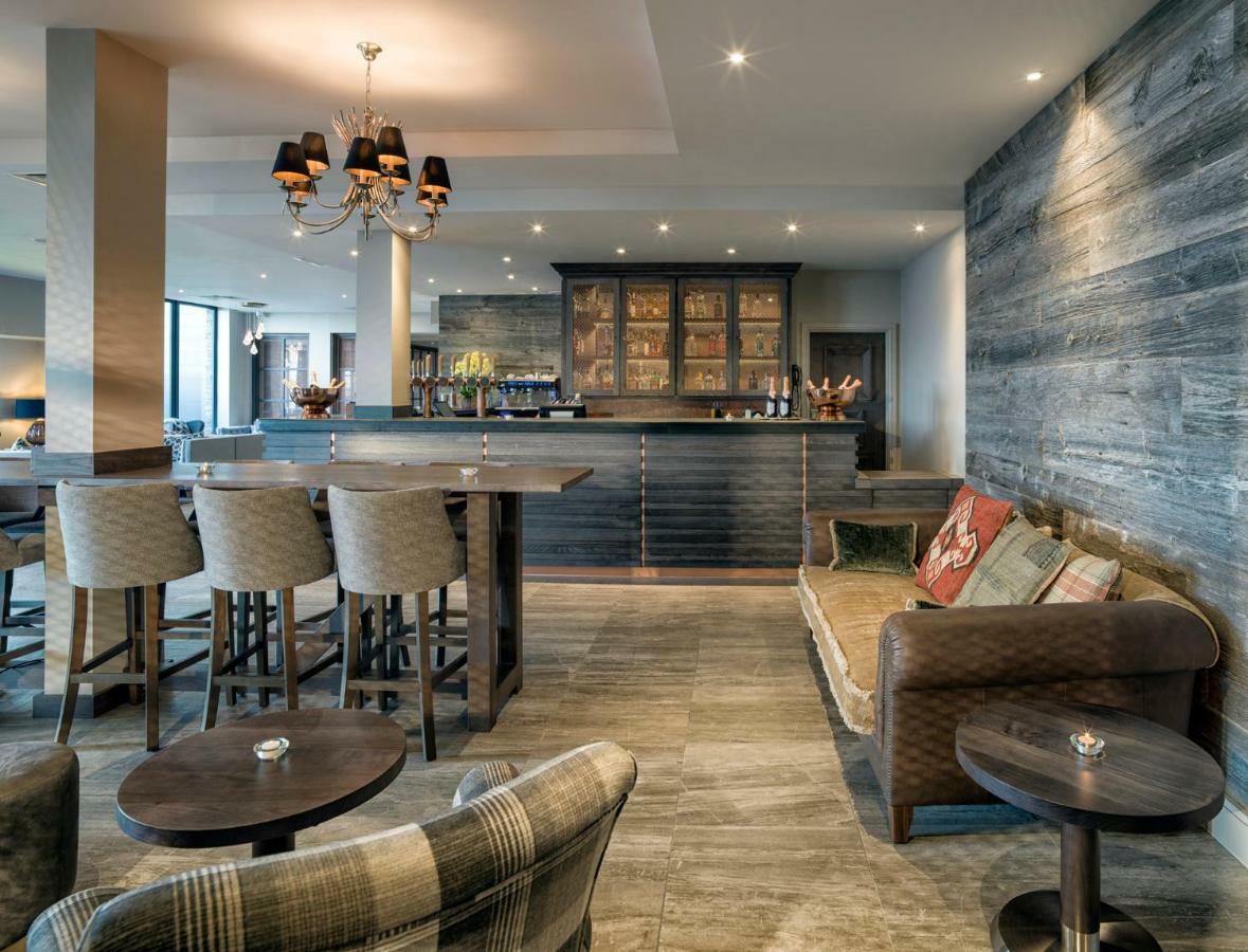 Boulevard Hotel Blackpool Exteriér fotografie The bar at the Hotel de la Ville